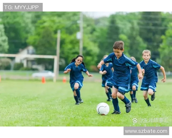 热爱网球的足球巨星们如何在绿茵场外展现他们的运动激情与风采 热爱网球的足球巨星们如何在绿茵场外展现他们的运动激情与风采